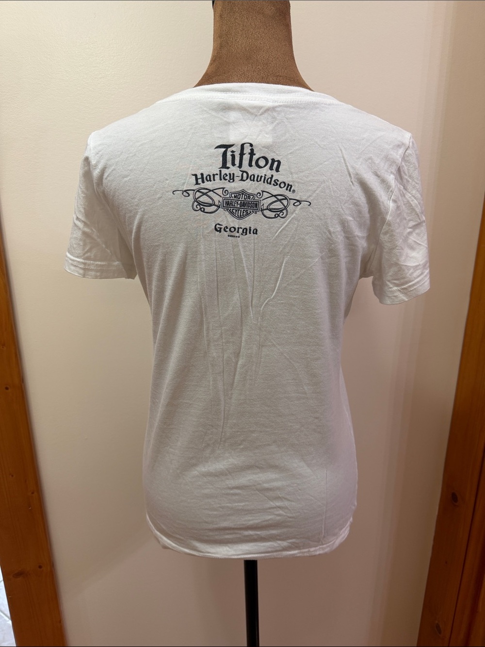 Harley-Davidson White Short Sleeve Tee with Studded Logo. Tifton Georgia NWOT - Picture 3 of 4
